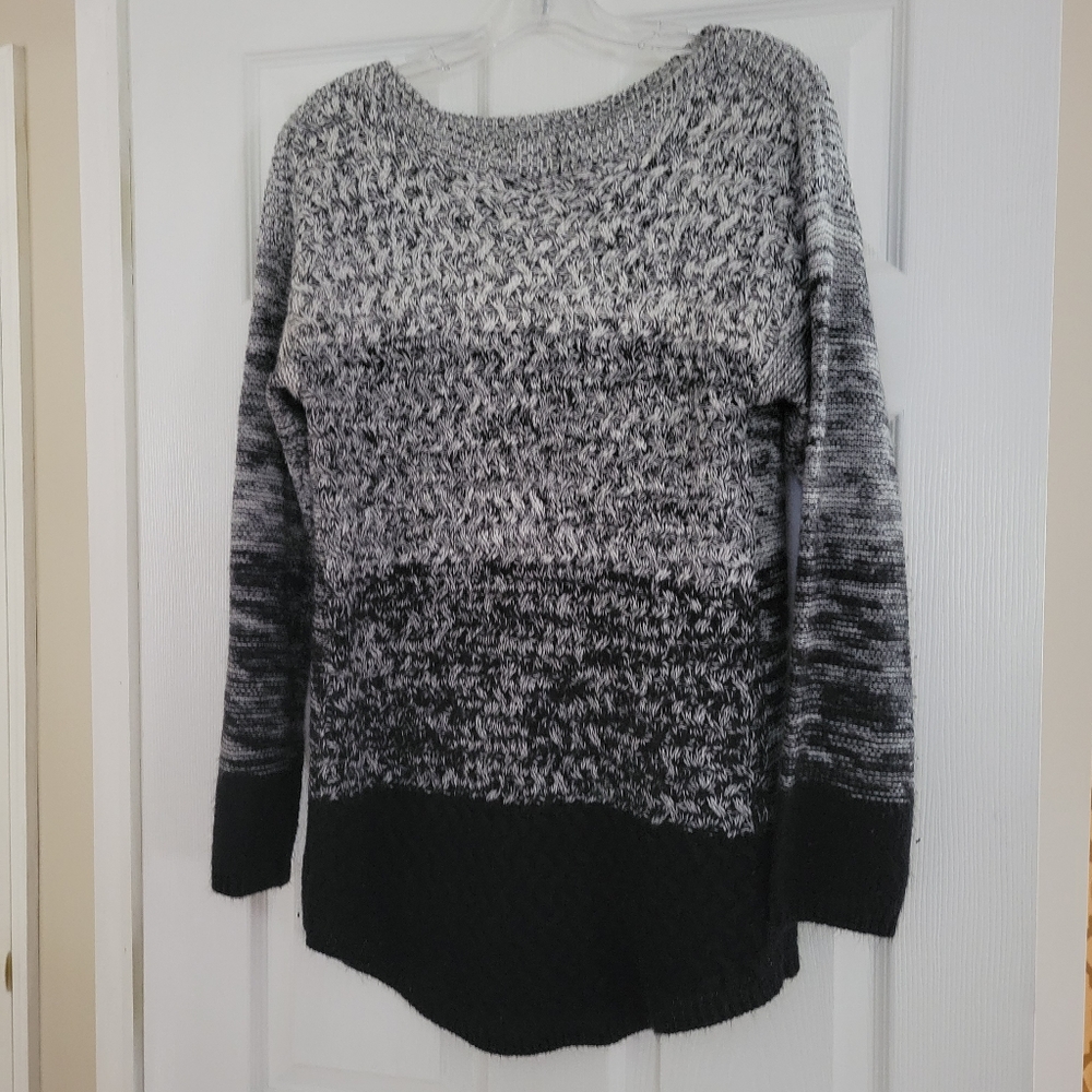 It's our time Black sweater Large